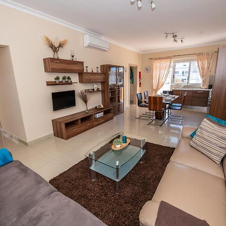 Francis Flats Modern Penthouse Leilighet Mellieħa Eksteriør bilde