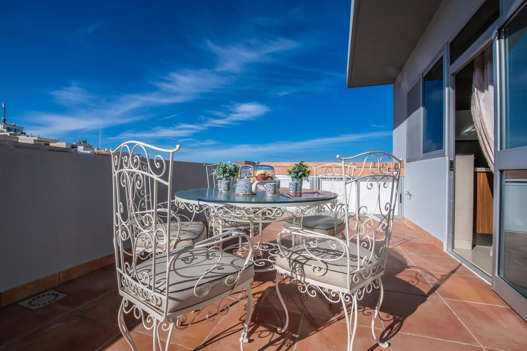 Francis Flats Modern Penthouse Leilighet Mellieħa Eksteriør bilde
