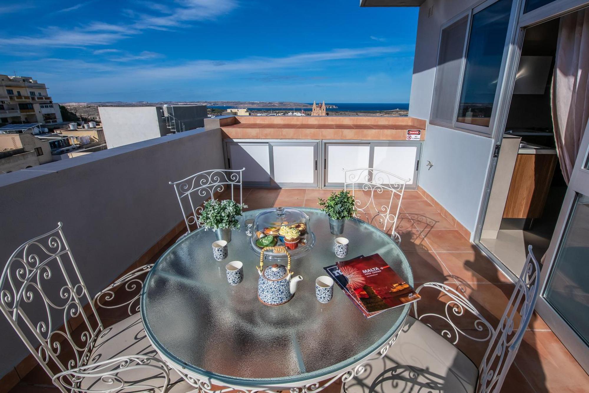 Francis Flats Modern Penthouse Leilighet Mellieħa Eksteriør bilde