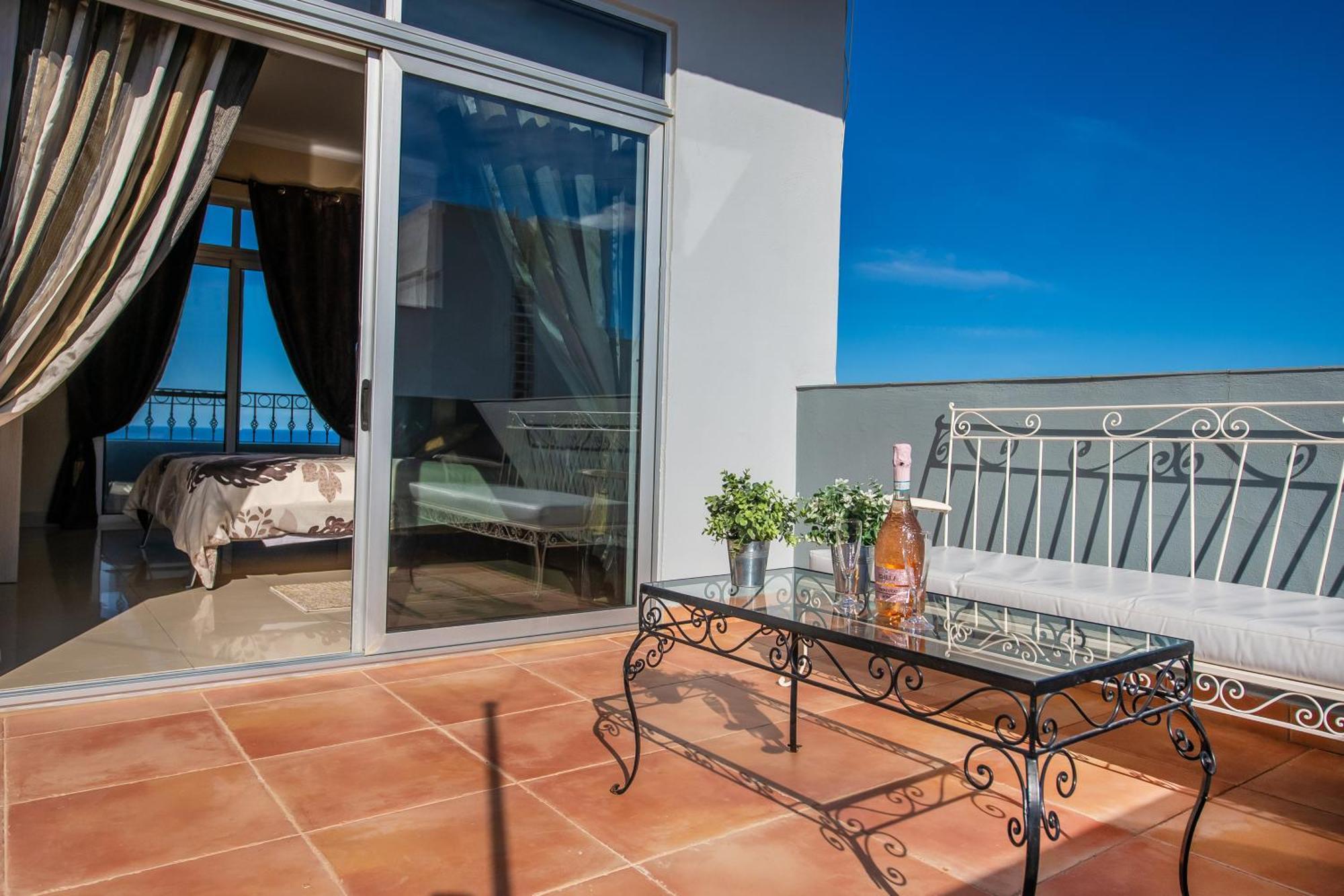Francis Flats Modern Penthouse Leilighet Mellieħa Eksteriør bilde