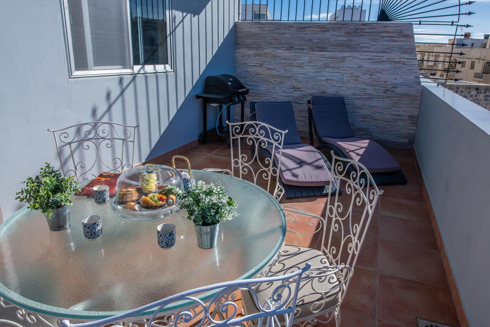 Francis Flats Modern Penthouse Leilighet Mellieħa Eksteriør bilde
