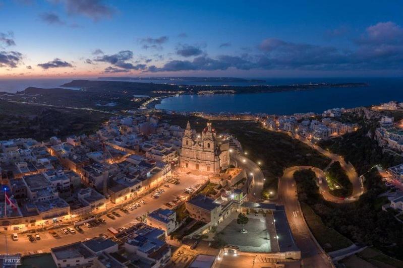Francis Flats Modern Penthouse Leilighet Mellieħa Eksteriør bilde